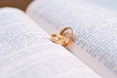 Paar, Liebe, Ringe, Buch, Hochzeit, Bibel, Gelübde